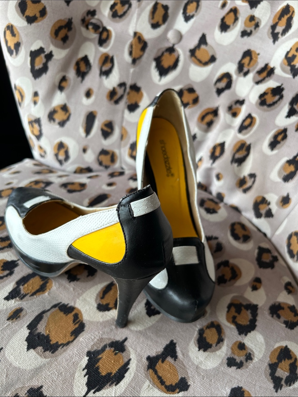 Vintage Shoe Dazzle Black, White & Yellow Leather High Heel Pumps